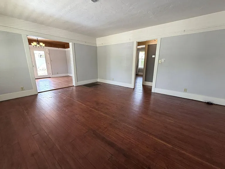 1320 E Colton Ave — Photo 3