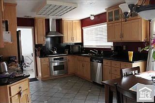 3rd image of 1682 E Olive St
