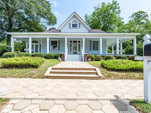 526 7th Ave NE, Dawson, GA 39842