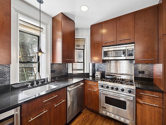 5th image of 228 W 16th St APT 4C