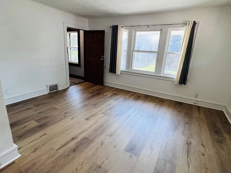 318 Dewey Ave #2 — Photo 4