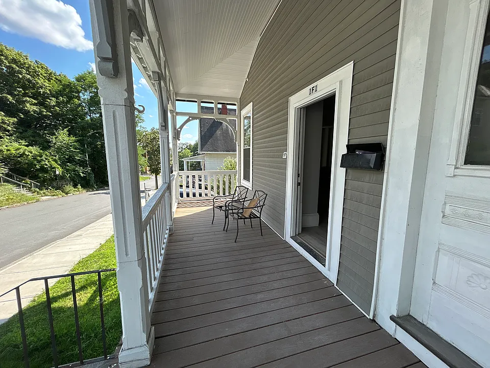 14 Northampton St #1F