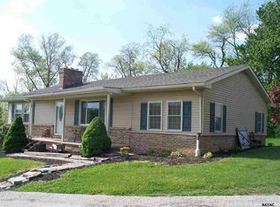 2225 Grandview Rd, Hanover, PA 17331