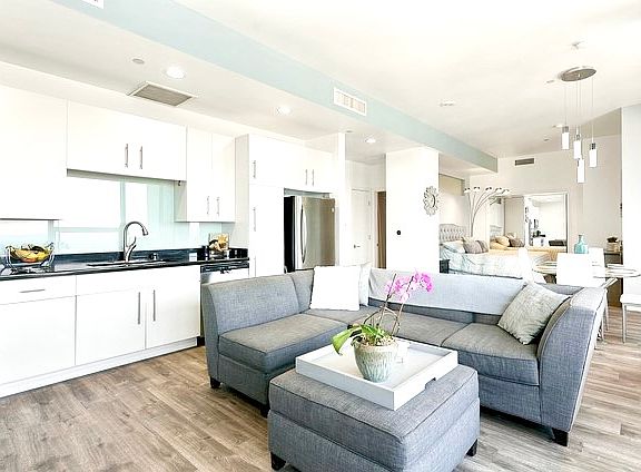 4th image of 1100 Wilshire Blvd APT 2201