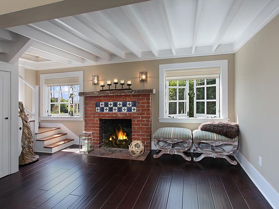 3rd image of 684 Glenneyre St