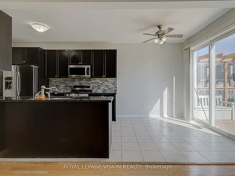 72 Jeanette St — Photo 8