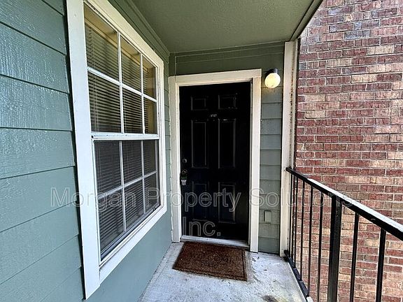 2nd image of 5064 Park Central Dr APT 1727