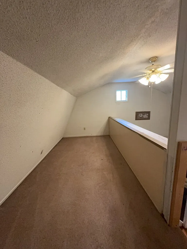2 bed, 1.5 bath, $950 — Photo 3