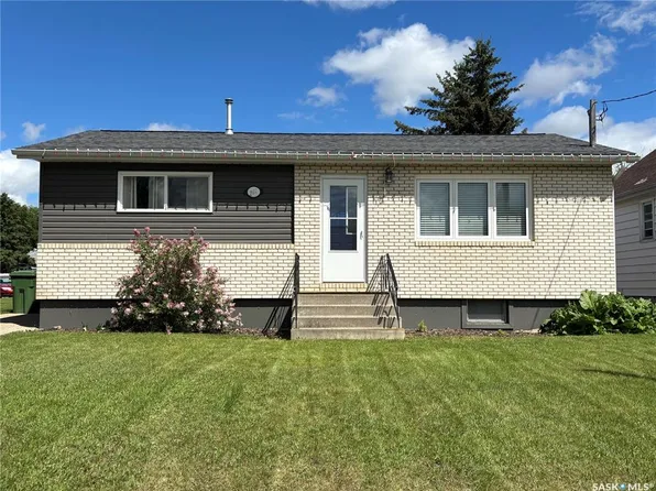 201 7th AVENUE N, Yorkton, SK S3N 0X3