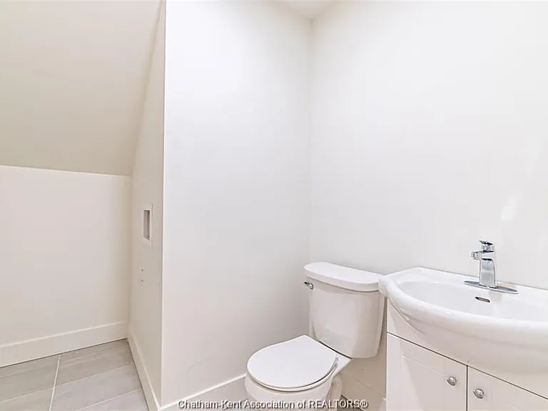 71 King St E #203 — Photo 15