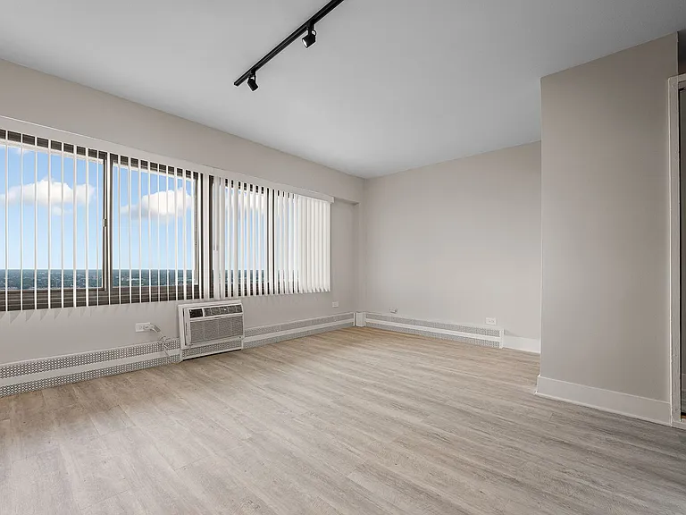 The Duplex Tower — Photo 16