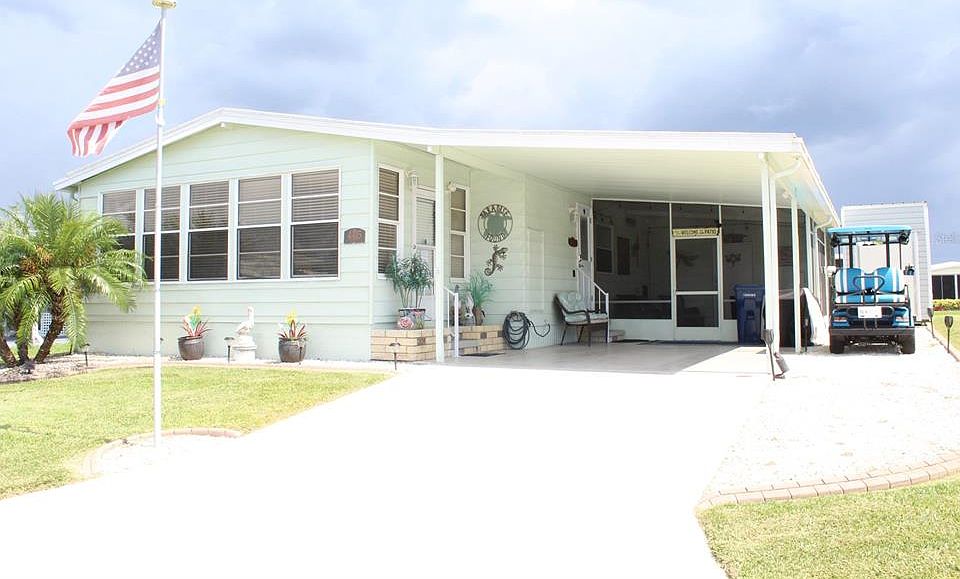 1st image of 4415 14th St E