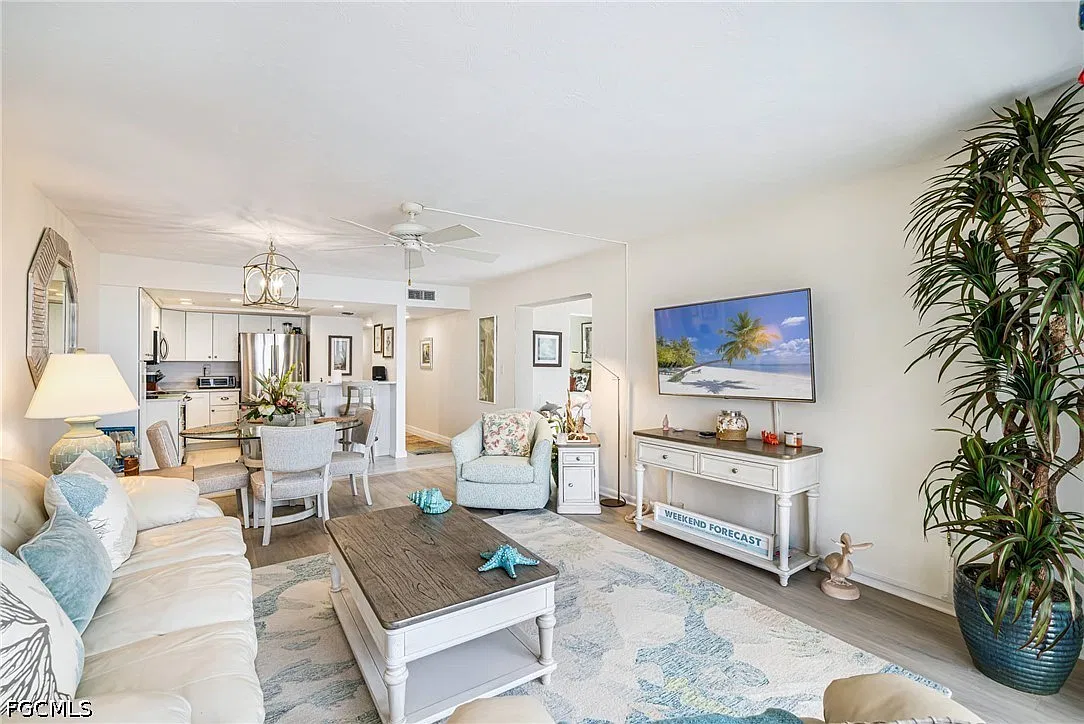 2 bed, 2.0 bath, 1154 sqft, $10,000 — Photo 4