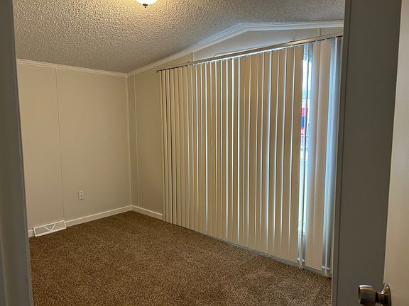 3rd image of 3323 Iowa St #536