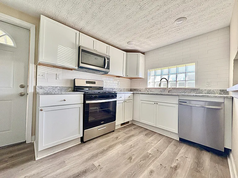 5614 S Main St #3 — Photo 6