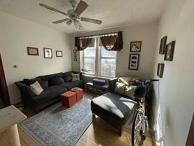 939 N Western Ave #1R — Photo 2