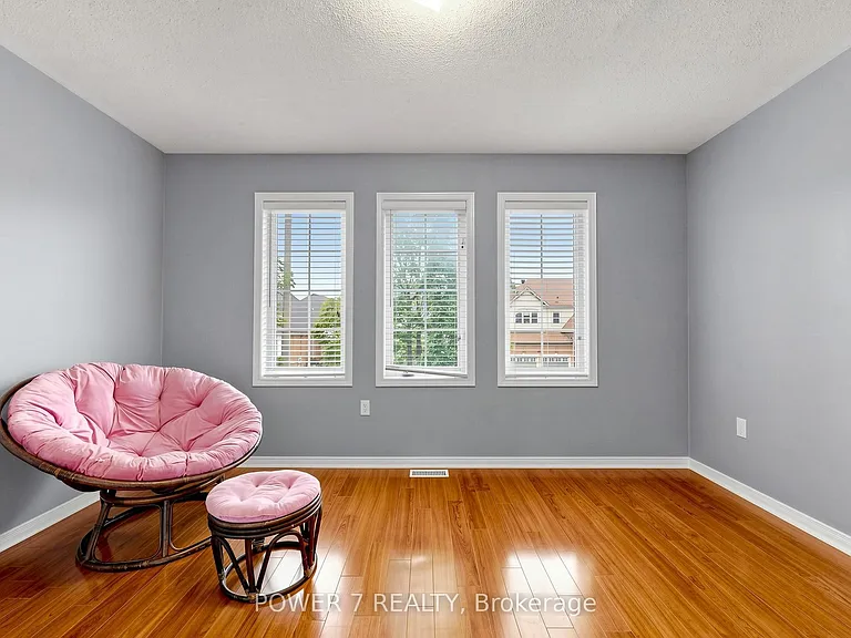 117 Saint Urbain Dr — Photo 36