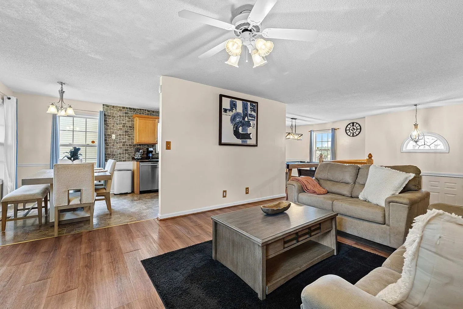 4 bed, 3.0 bath, 1894 sqft, $3,834 — Photo 4