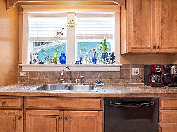 5th image of 311 Pineapple St