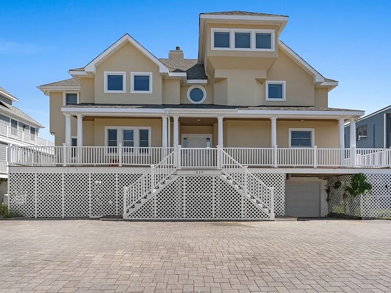 829 Dune Rd — Photo 2