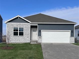 3393 Dreusicke Dr, Coralville, IA 52241