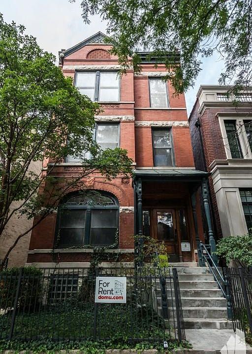 2nd image of 1022 W Oakdale Ave #1818