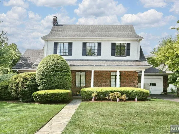 93 Poplar St, Ridgefield Park, NJ 07660