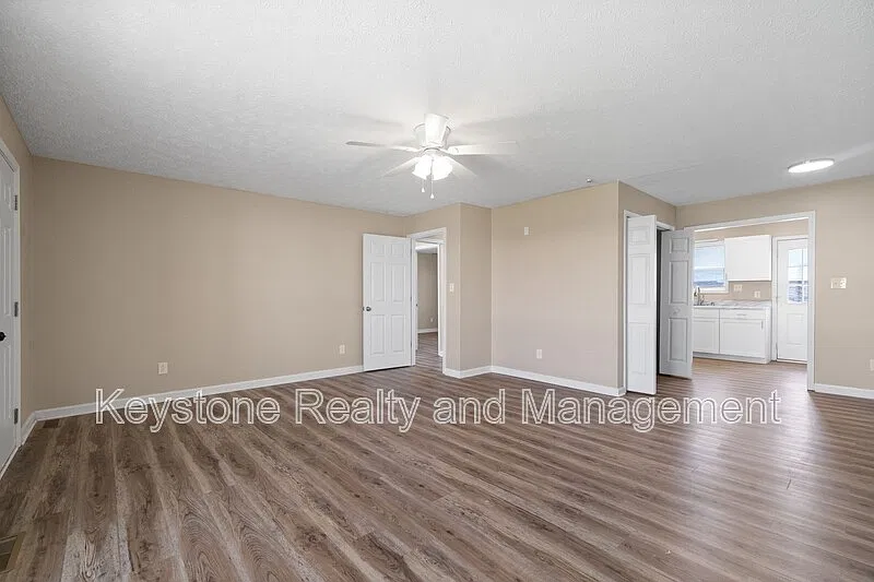 2 bed, 1.0 bath, 1150 sqft, $875 — Photo 3