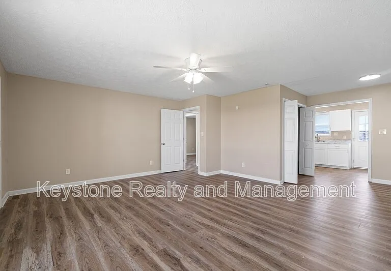 290 Thompsonville Ln #303 — Photo 3