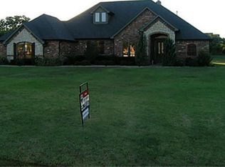216 Austin Creek Ct, Fort Worth, TX 76140