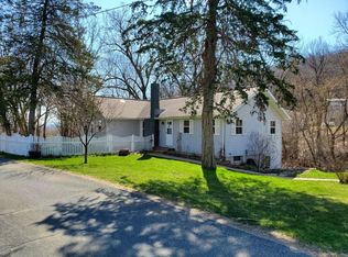46774 Waas Valley Dr, La Crescent, MN 55947