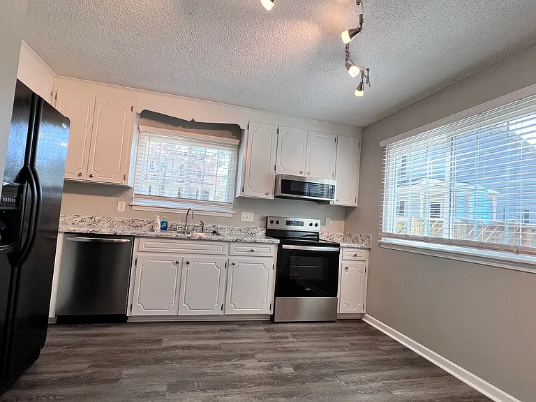 144 Country Village Ct — Photo 17