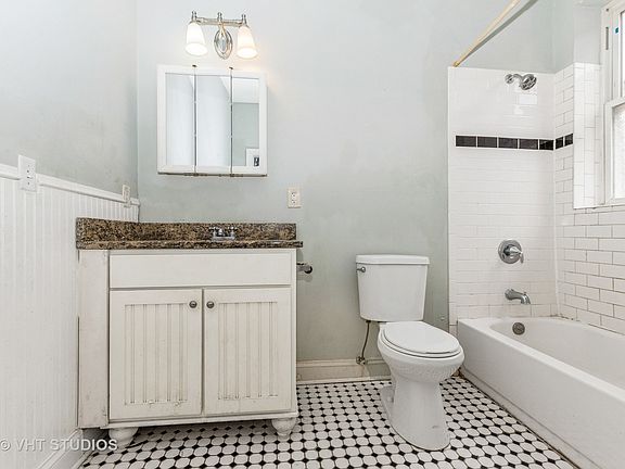 4th image of 6807 S Cornell Ave #3