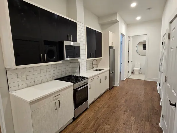 71 Court House Place image 1 of 7