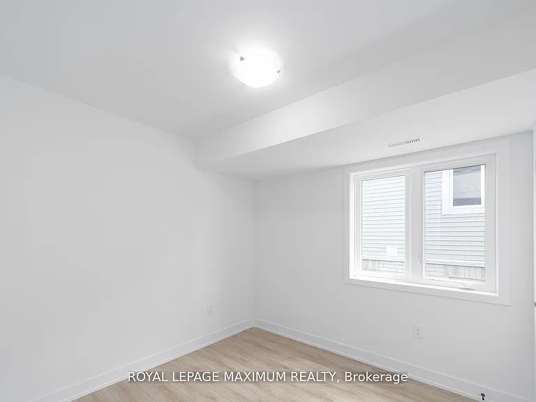 32 Wagon Ln #4 — Photo 18