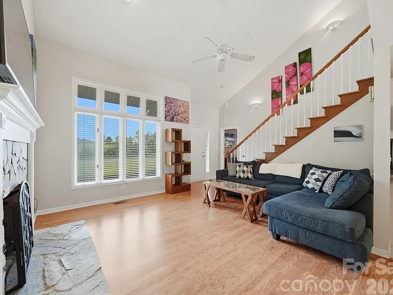 160 Reese Loop — Photo 11