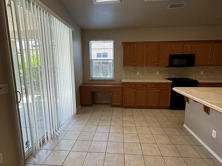 5541 N Plum Ln — Photo 5