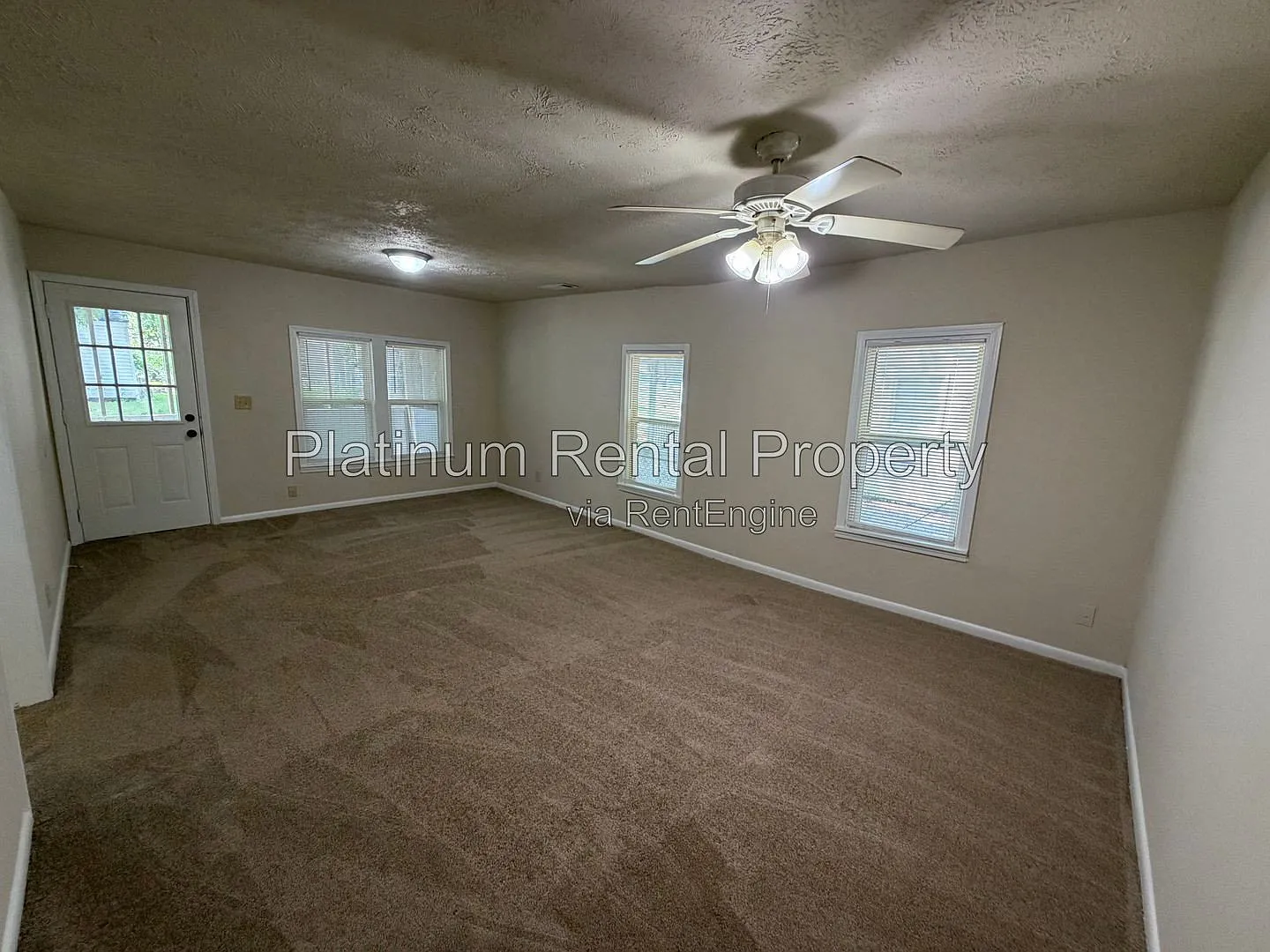 3 bed, 2.0 bath, 1064 sqft, $1,650 — Photo 4