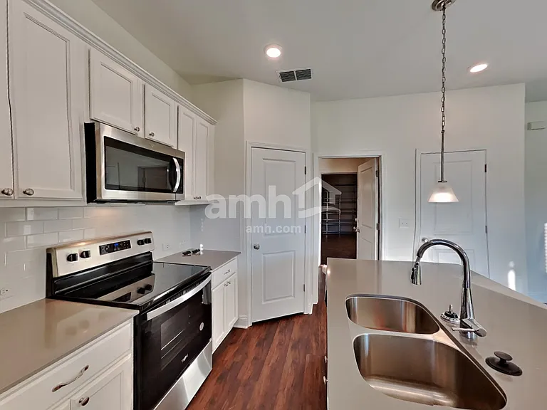22500 Bellini Cir — Photo 4