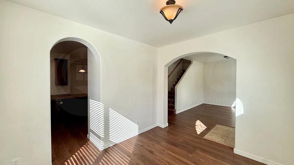 4 bed, 3.0 bath, 2539 sqft, $2,299 — Photo 4