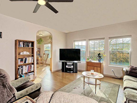 5th image of 2863 Vista Mar Dr
