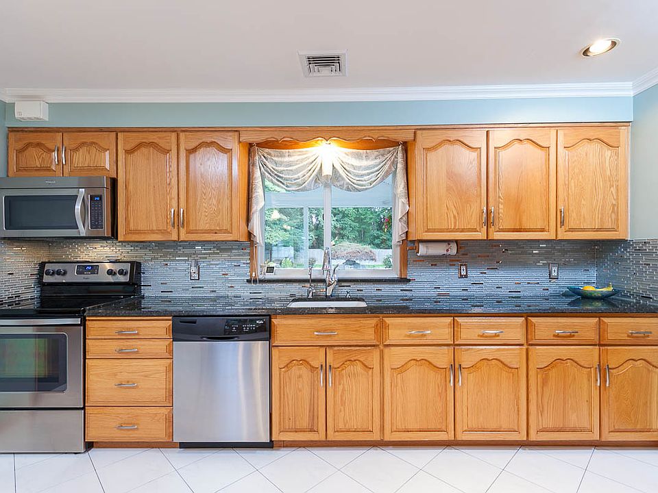 91 Vanderbilt Blvd, Oakdale, NY 11769 Zillow