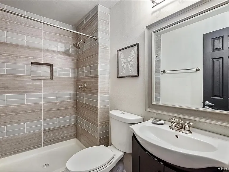 9228 Butterwood Ct — Photo 11