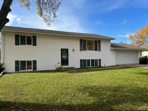 815 Jackson Ave N, Saint James, MN 56081