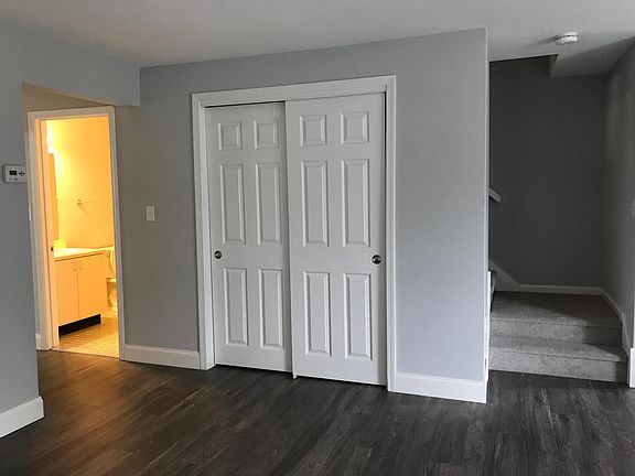 2nd image of 22 Whittier Ln Unit 22