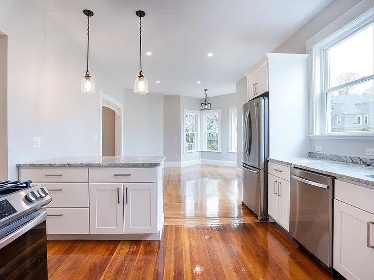 55 Lyndhurst St #1 — Photo 6