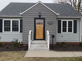 618 Maple St, Pella, IA 50219