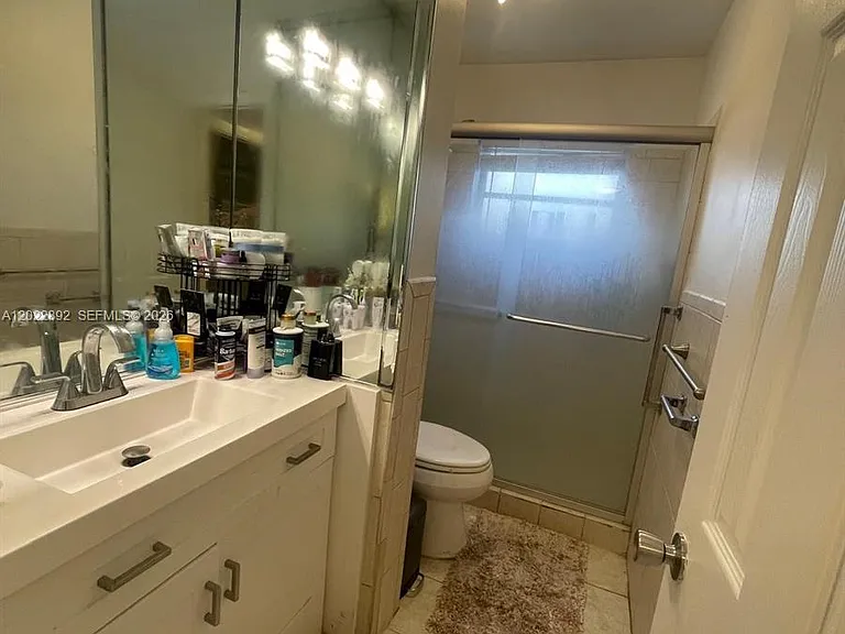 201 NE 14th Ave #5A — Photo 3