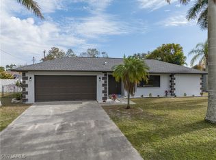 709 SE 10th Pl, Cape Coral, FL 33990