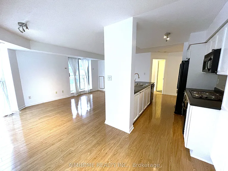 1000 King St W #317 — Photo 9